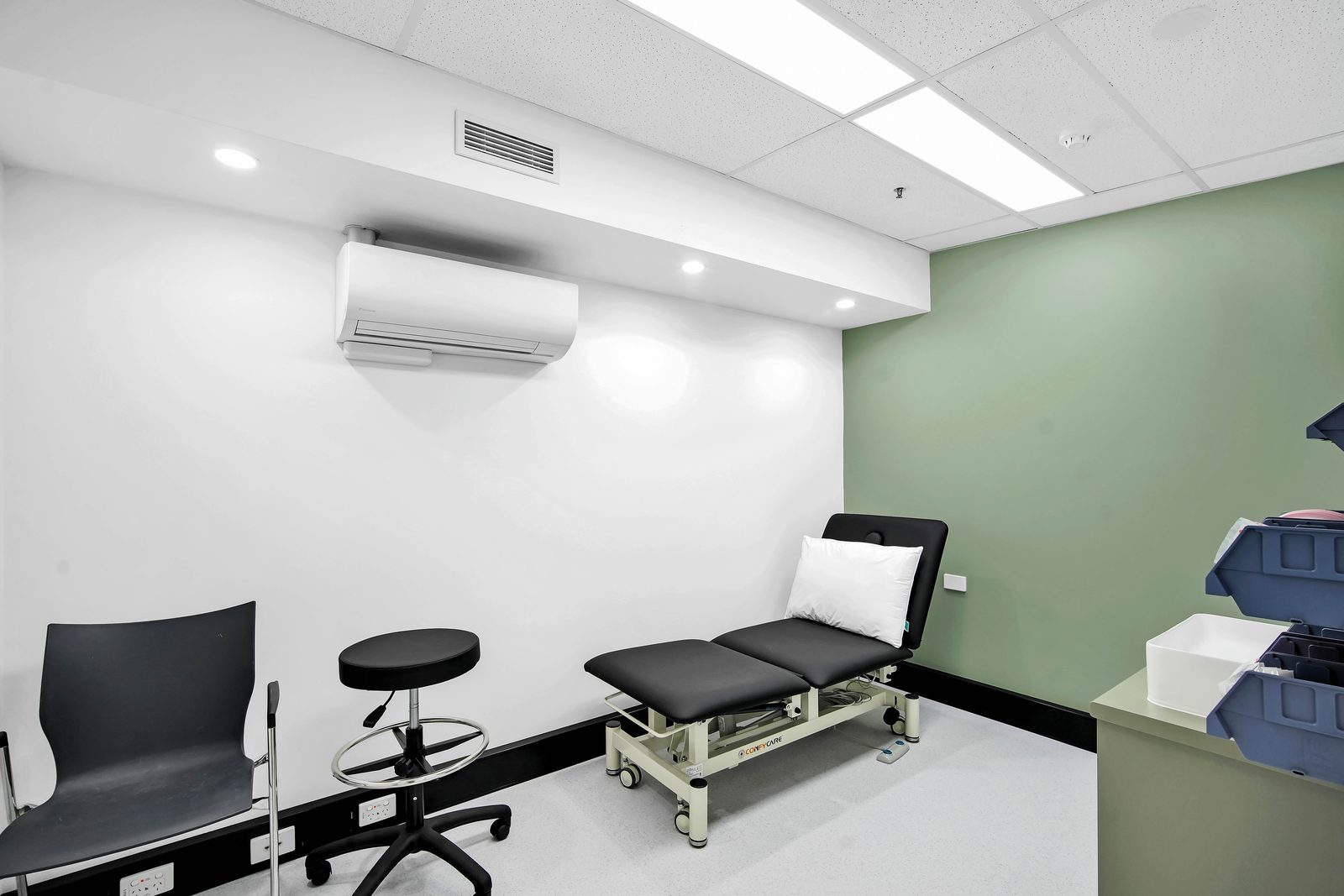 Bathurst Street Skin Cancer Clinic, Hobart, Tasmania — Commercial by Zanetto Builders (image 8 of 10)