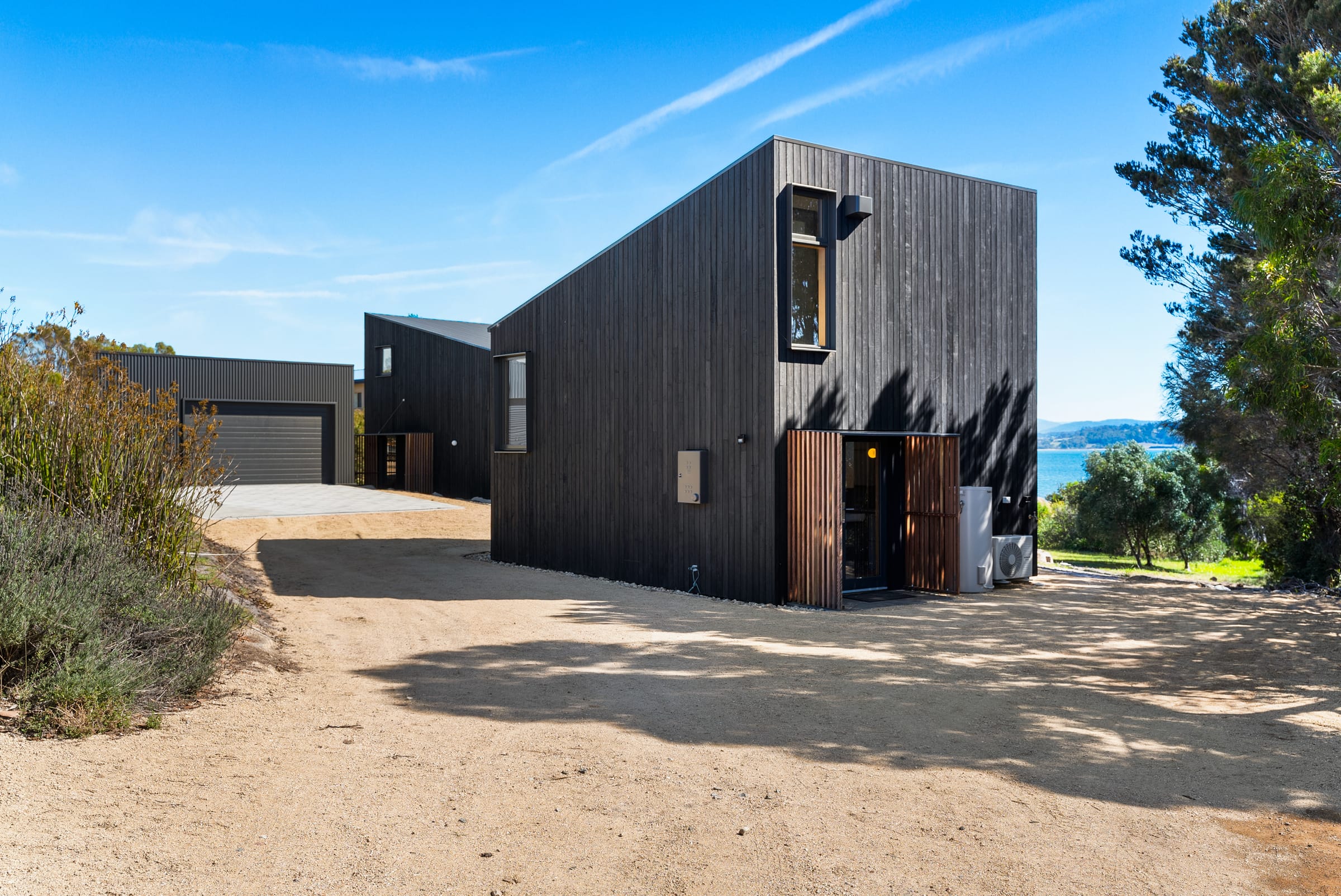 Fysh Place, St Helens, Tasmania — Forever Home by Zanetto Builders (image 13 of 15)