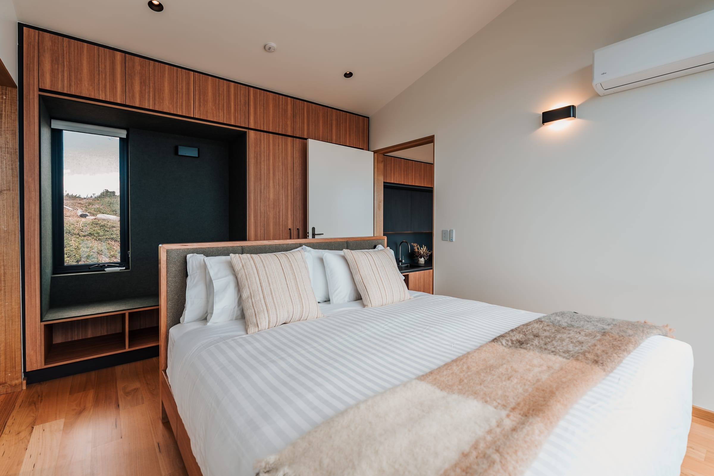 Picnic Island Luxury Escape — Forever Home by Zanetto Builders, Tasmania