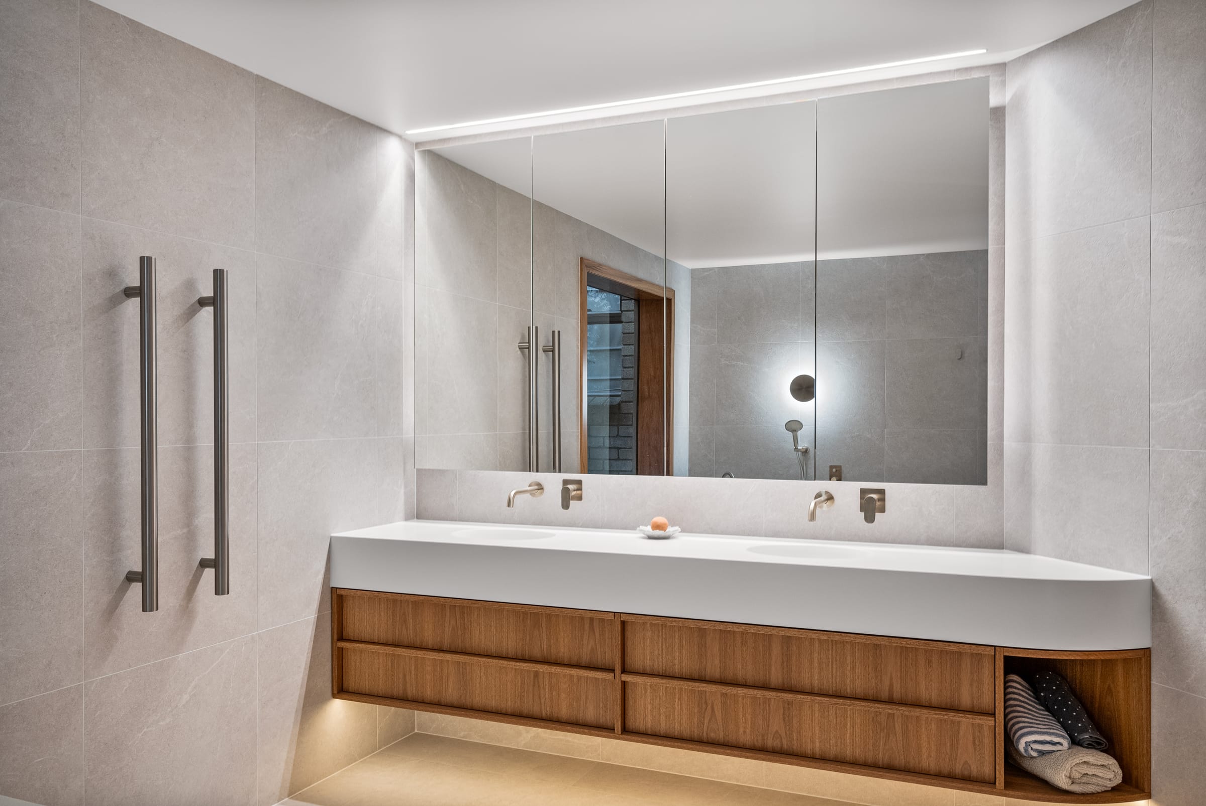 The Curve, Bellerive, Tasmania — Bathroom Project by Zanetto Builders (image 13 of 15)