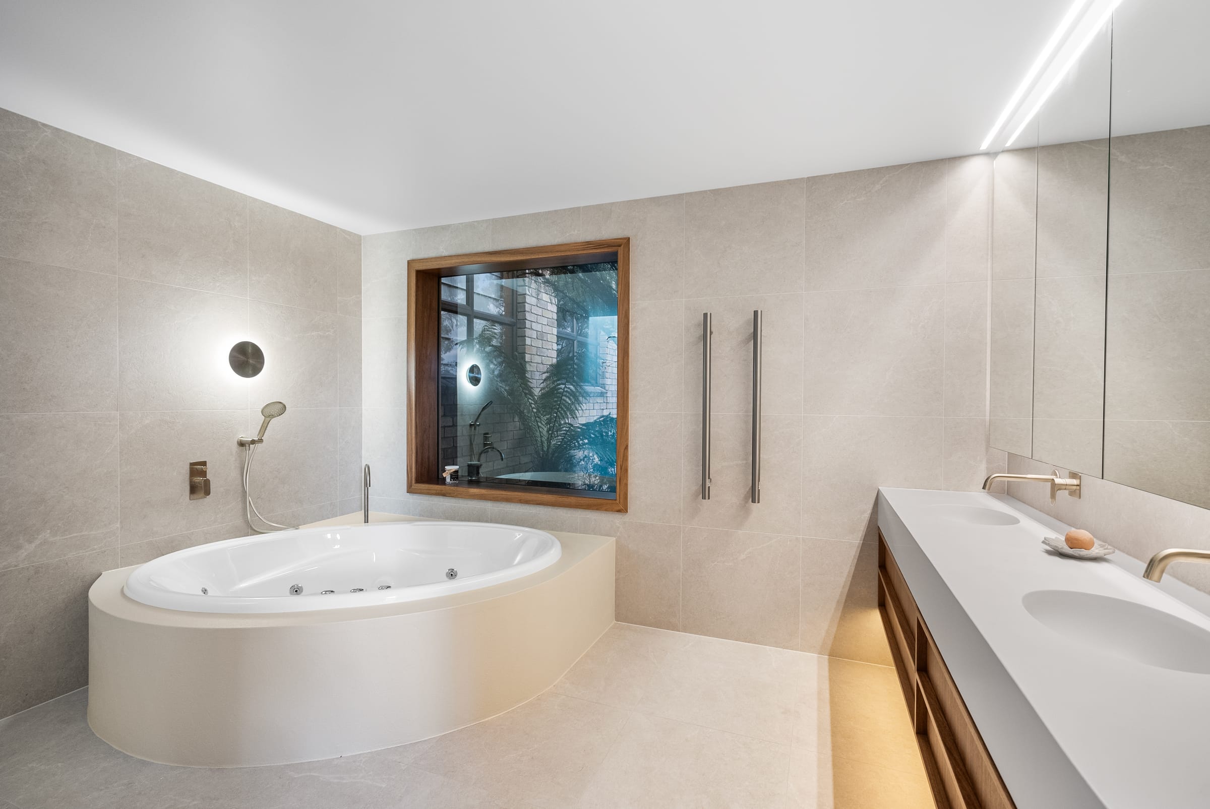 The Curve, Bellerive, Tasmania — Bathroom Project by Zanetto Builders (image 7 of 15)