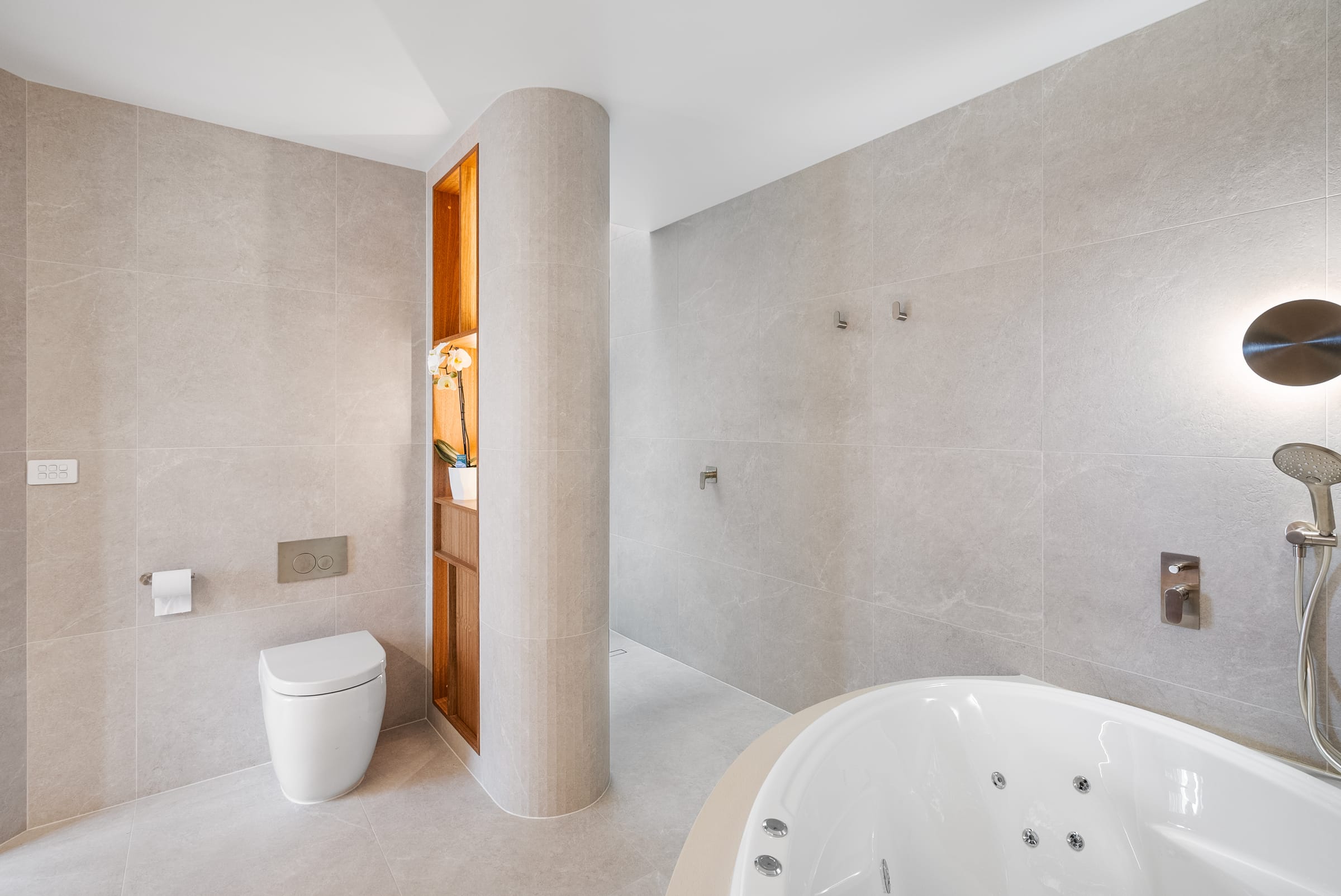 The Curve, Bellerive, Tasmania — Bathroom Project by Zanetto Builders (image 10 of 15)
