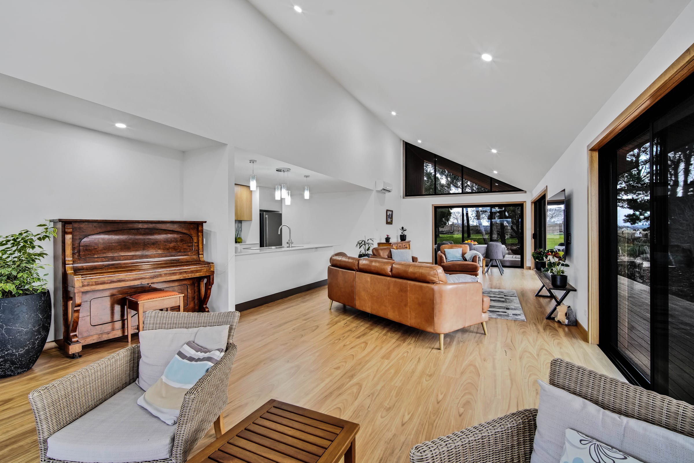 White Hills, White Hills, Tasmania — Forever Home by Zanetto Builders (image 4 of 18)