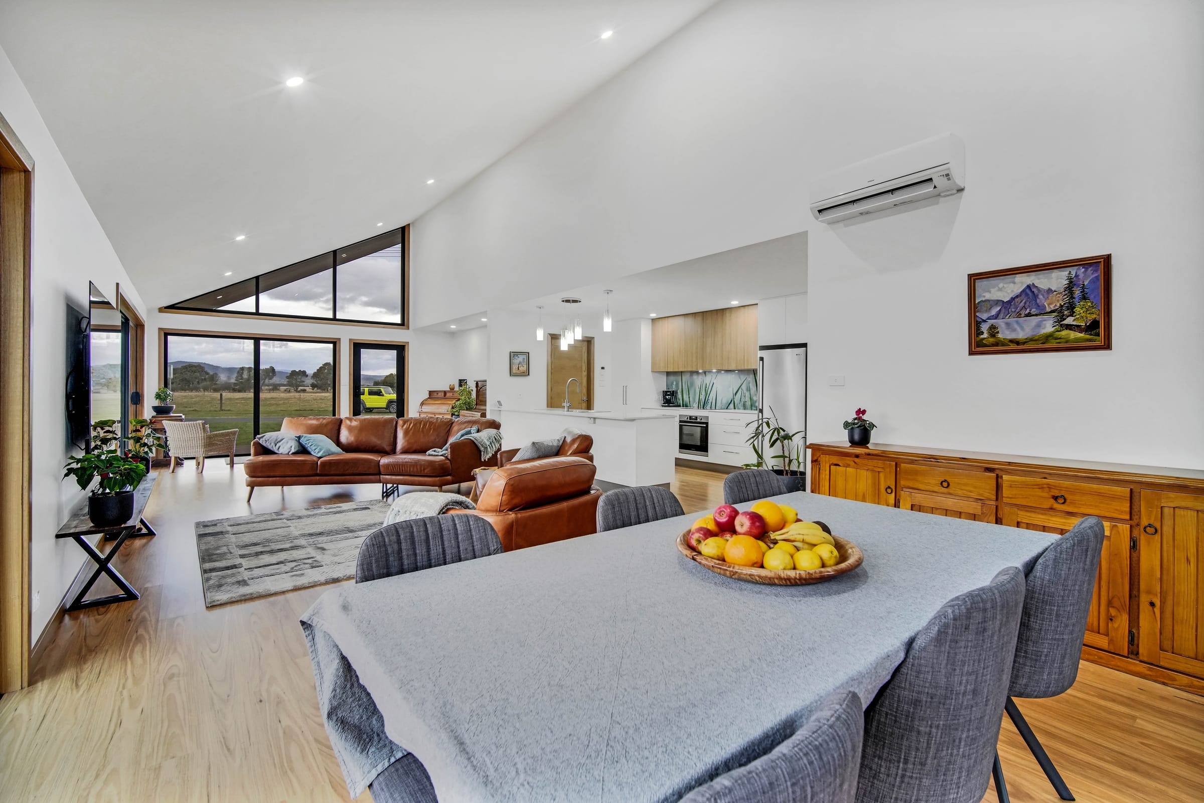 White Hills, White Hills, Tasmania — Forever Home by Zanetto Builders (image 7 of 18)
